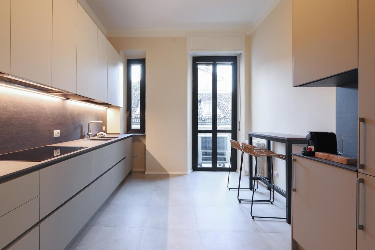 Luxury San Babila Apartment Milano Eksteriør billede
