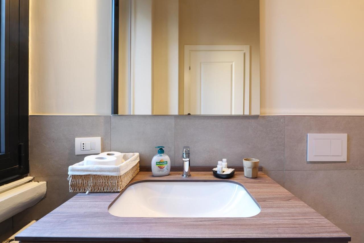 Luxury San Babila Apartment Milano Eksteriør billede