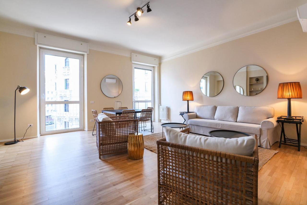 Luxury San Babila Apartment Milano Eksteriør billede